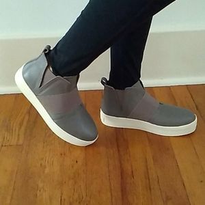 New Jslides size 8 1/2 leather shoes